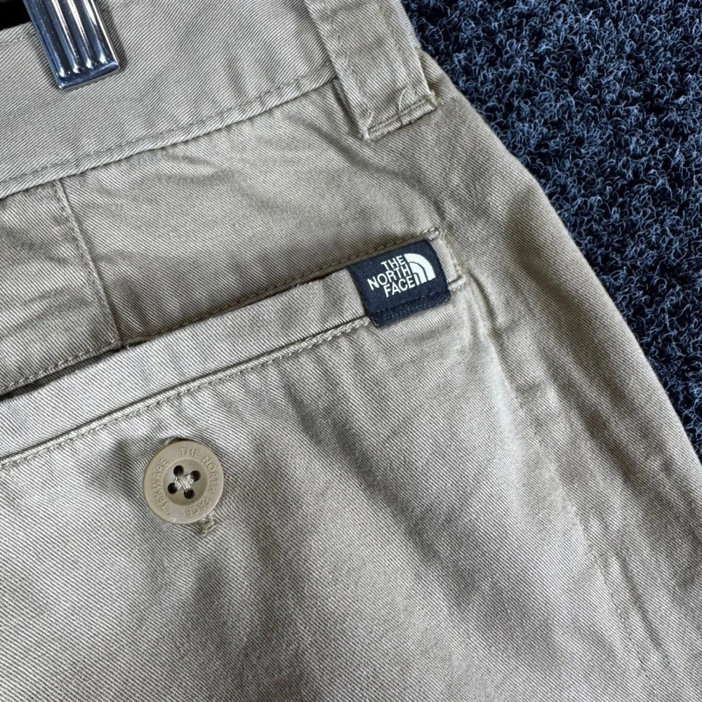 The North Face Mens Tekware Chino Shorts Khaki Tan Cotton Size 36 Long‎